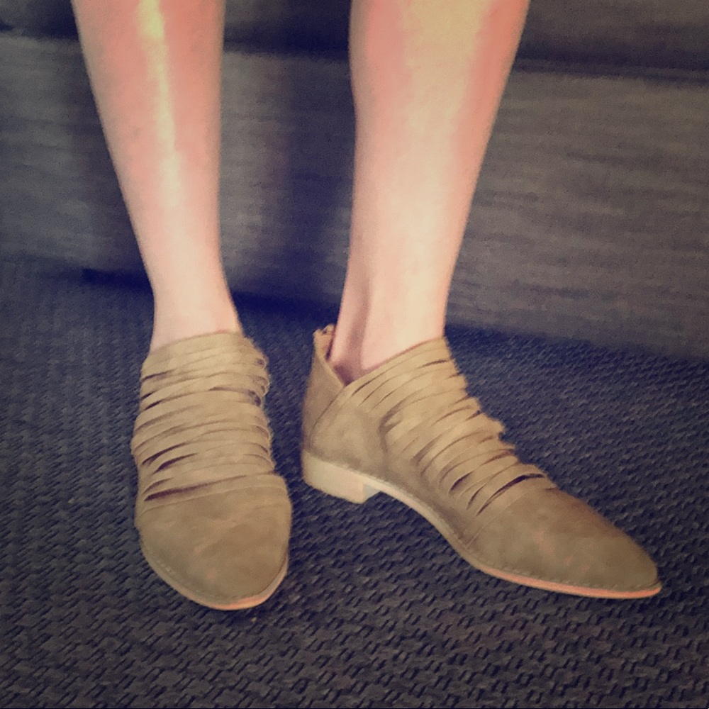 💸NEED TO SELL!💸 Low Ankle Booties